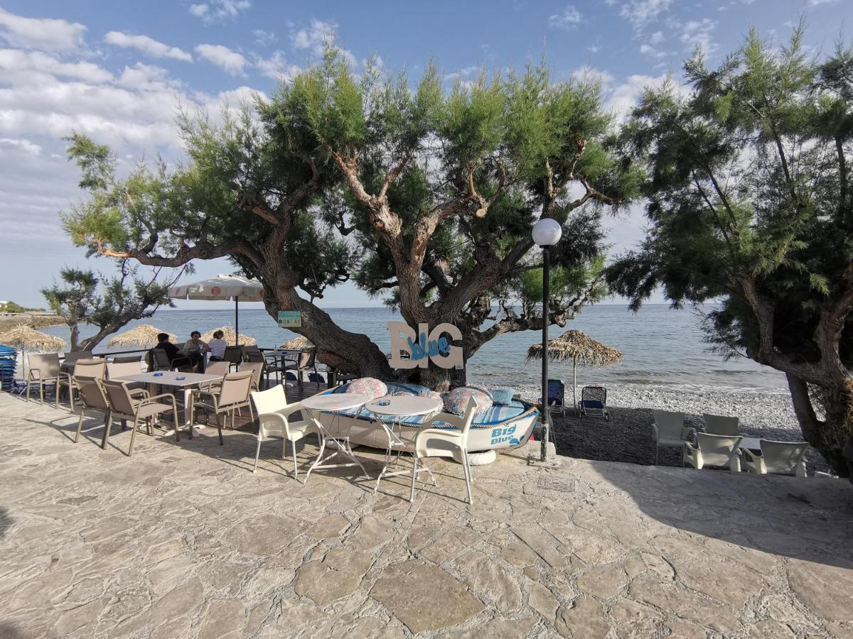 Βig Βlue Apartments Makrýgialos Exteriör bild