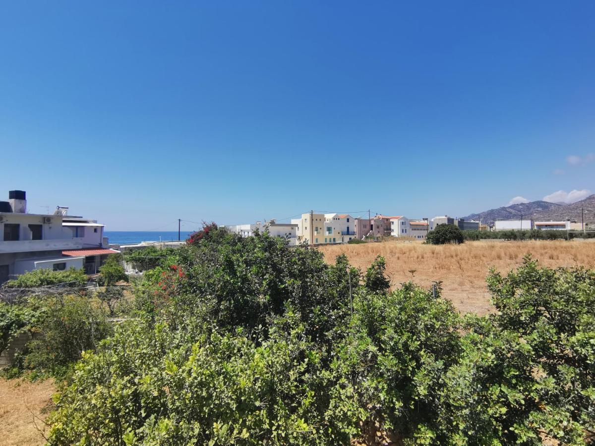Βig Βlue Apartments Makrýgialos Exteriör bild