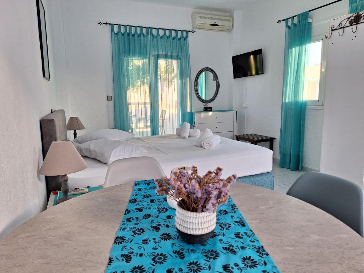 Βig Βlue Apartments Makrýgialos Exteriör bild