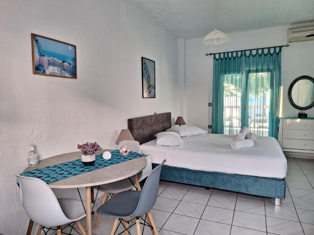 Βig Βlue Apartments Makrýgialos Exteriör bild