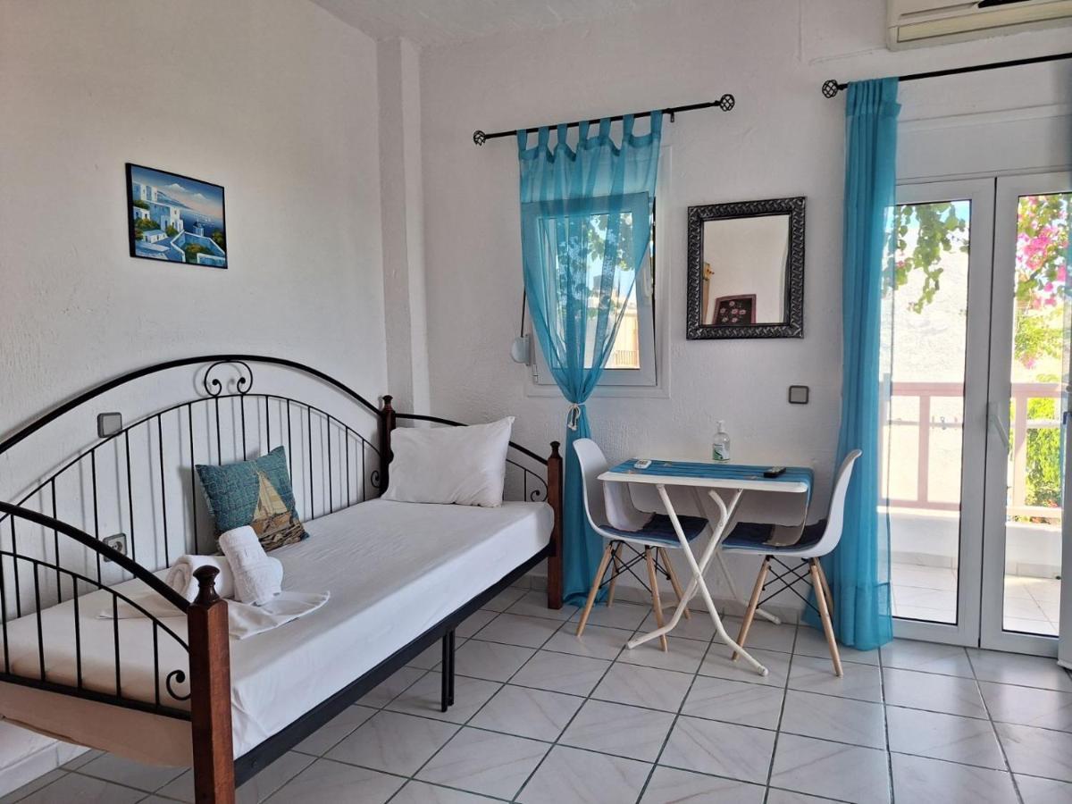 Βig Βlue Apartments Makrýgialos Exteriör bild