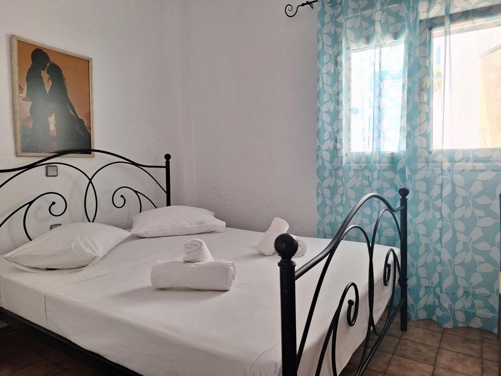 Βig Βlue Apartments Makrýgialos Exteriör bild