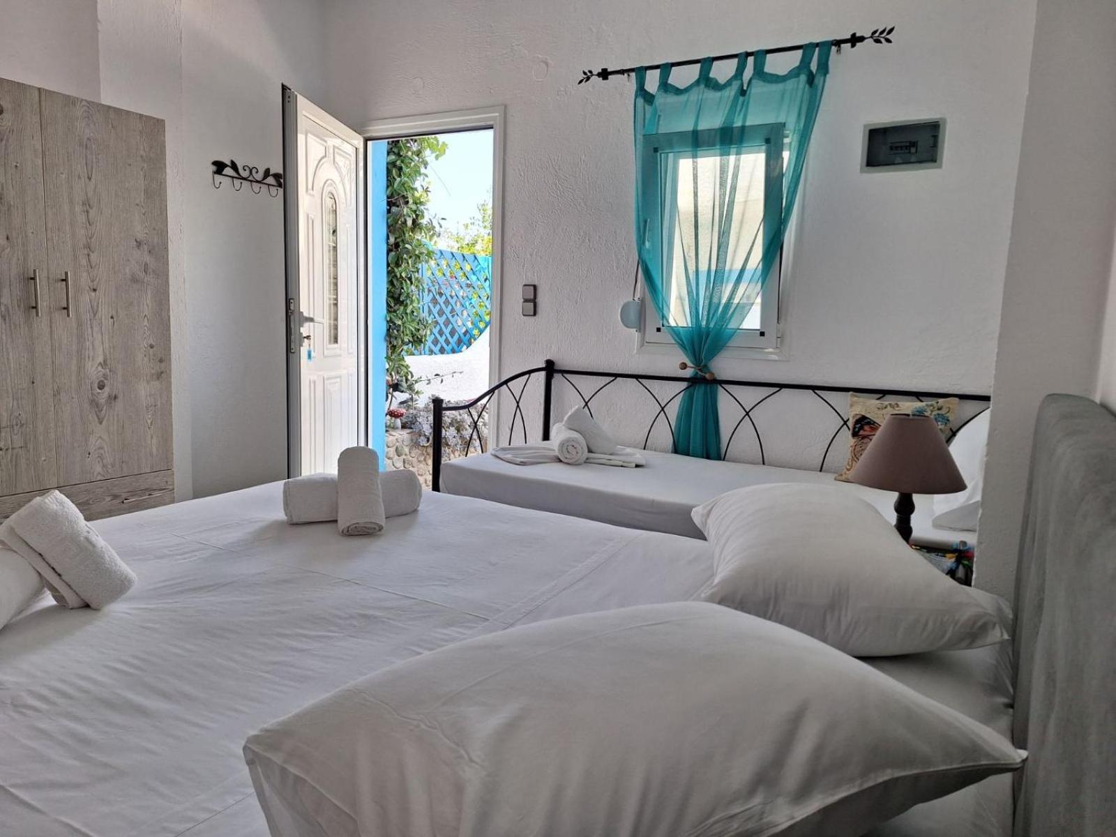 Βig Βlue Apartments Makrýgialos Exteriör bild